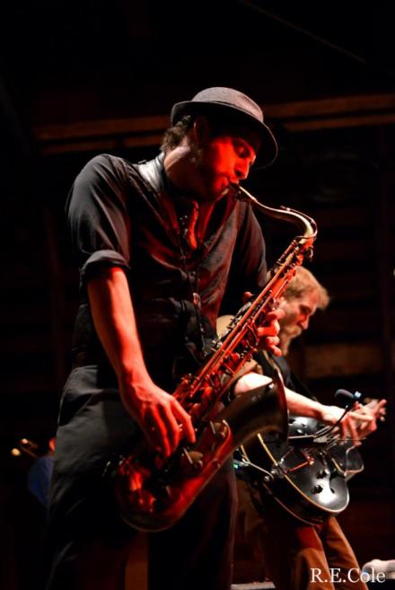 529377_646170791581_1319121484_n