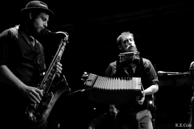 537025_646170826511_178855606_n